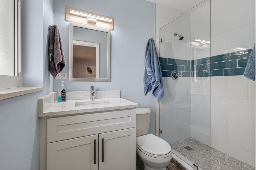 For Sale: $269,900 (2 beds, 2 baths, 950 Square Feet)