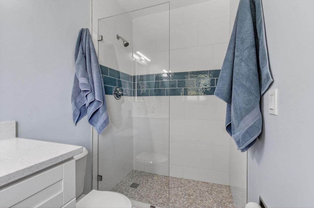 For Sale: $269,900 (2 beds, 2 baths, 950 Square Feet)