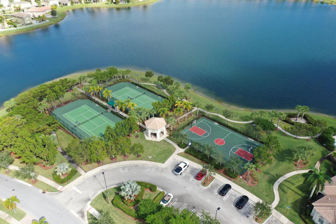 待售: $365,000 (3 贝兹, 2 浴室, 2080 平方英尺)