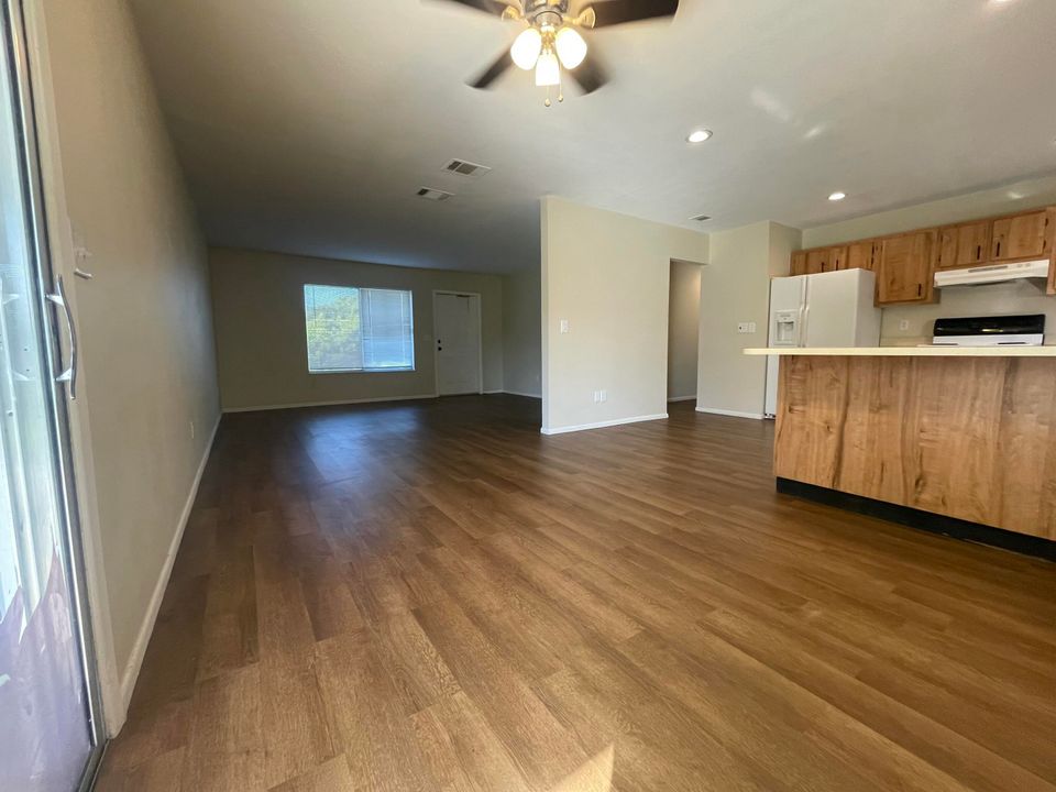 For Rent: $2,300 (3 beds, 2 baths, 1176 Square Feet)