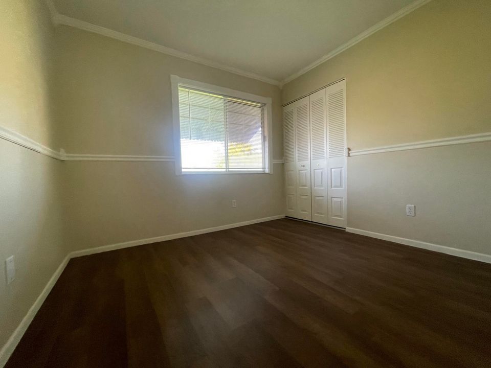 For Rent: $2,300 (3 beds, 2 baths, 1176 Square Feet)