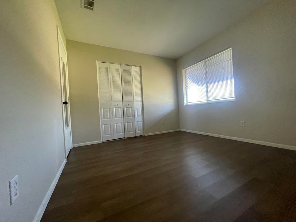 For Rent: $2,300 (3 beds, 2 baths, 1176 Square Feet)