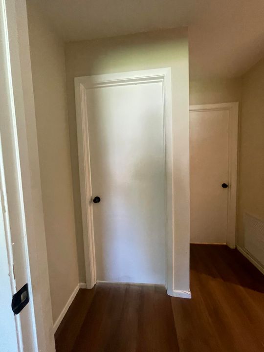 For Rent: $2,300 (3 beds, 2 baths, 1176 Square Feet)