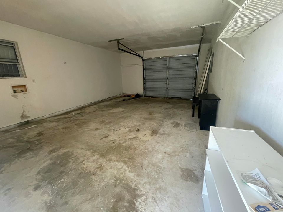 For Rent: $2,300 (3 beds, 2 baths, 1176 Square Feet)