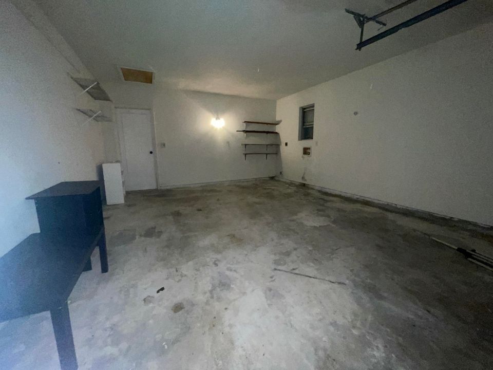 For Rent: $2,300 (3 beds, 2 baths, 1176 Square Feet)