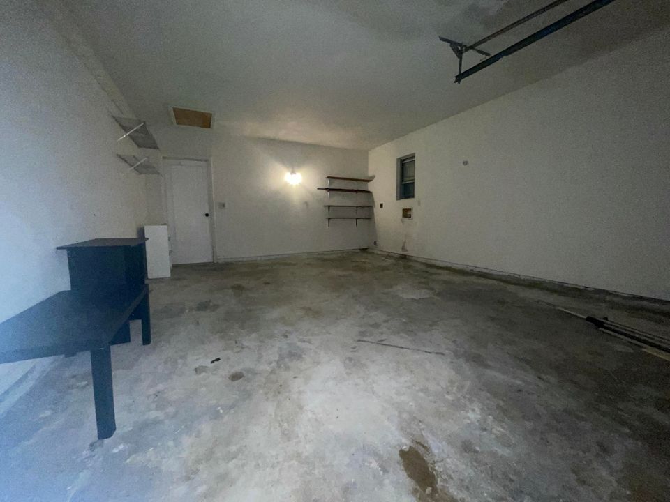 For Rent: $2,300 (3 beds, 2 baths, 1176 Square Feet)