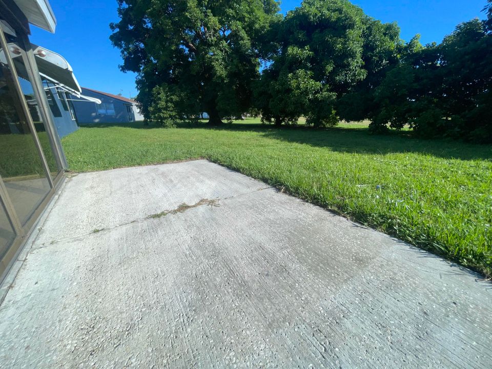 For Rent: $2,300 (3 beds, 2 baths, 1176 Square Feet)