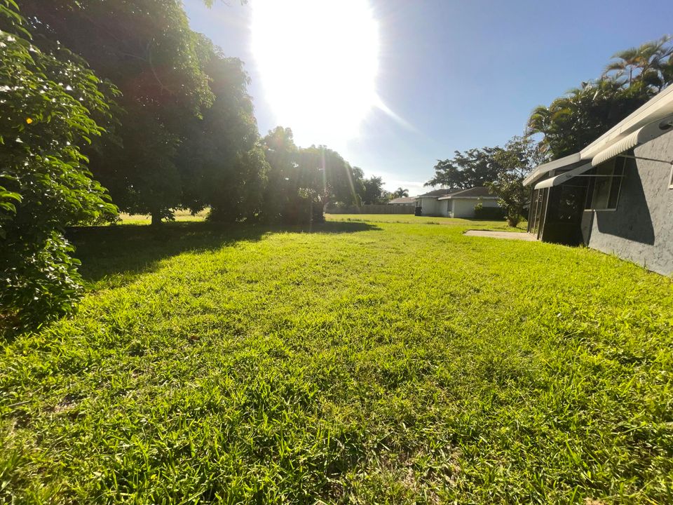 For Rent: $2,300 (3 beds, 2 baths, 1176 Square Feet)