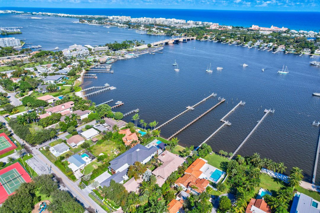 For Sale: $8,999,999 (7 beds, 8 baths, 8475 Square Feet)