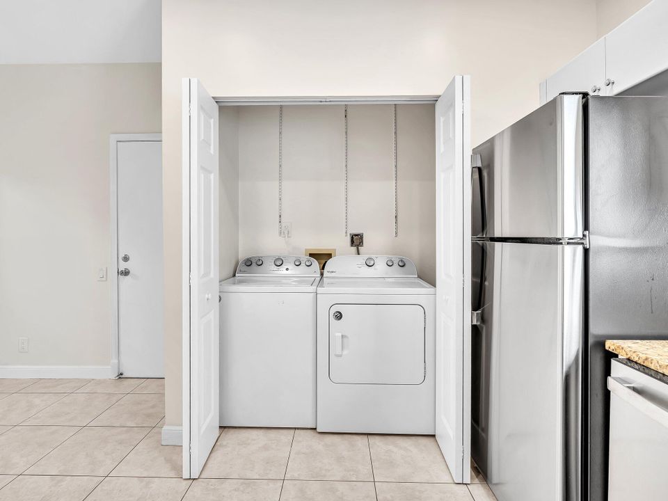 合同活跃: $650,000 (3 贝兹, 2 浴室, 1593 平方英尺)