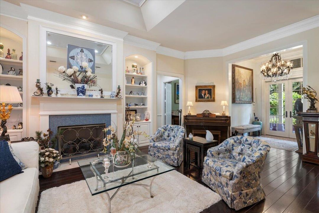 For Sale: $2,150,000 (4 beds, 5 baths, 4036 Square Feet)