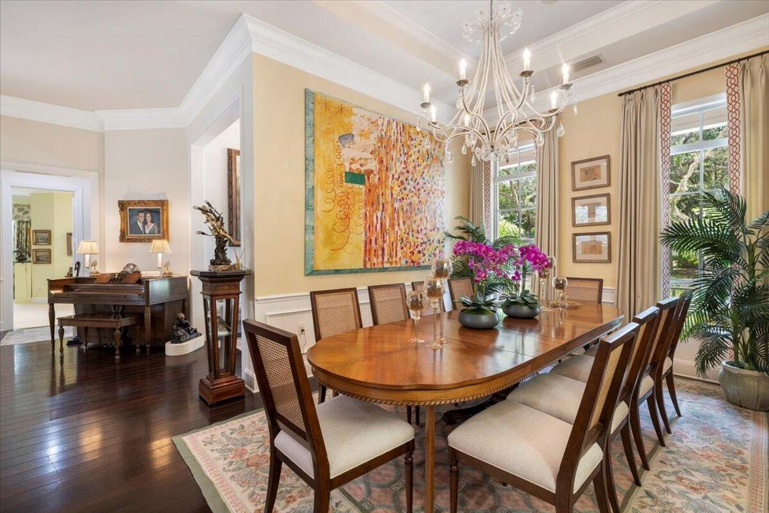 For Sale: $2,150,000 (4 beds, 5 baths, 4036 Square Feet)