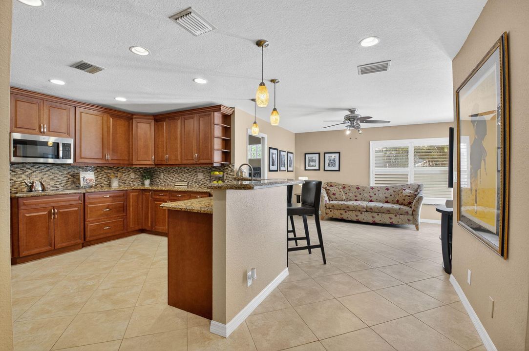 Activo con contrato: $825,000 (4 camas, 3 baños, 2495 Pies cuadrados)