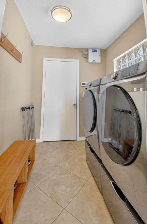 Activo con contrato: $825,000 (4 camas, 3 baños, 2495 Pies cuadrados)