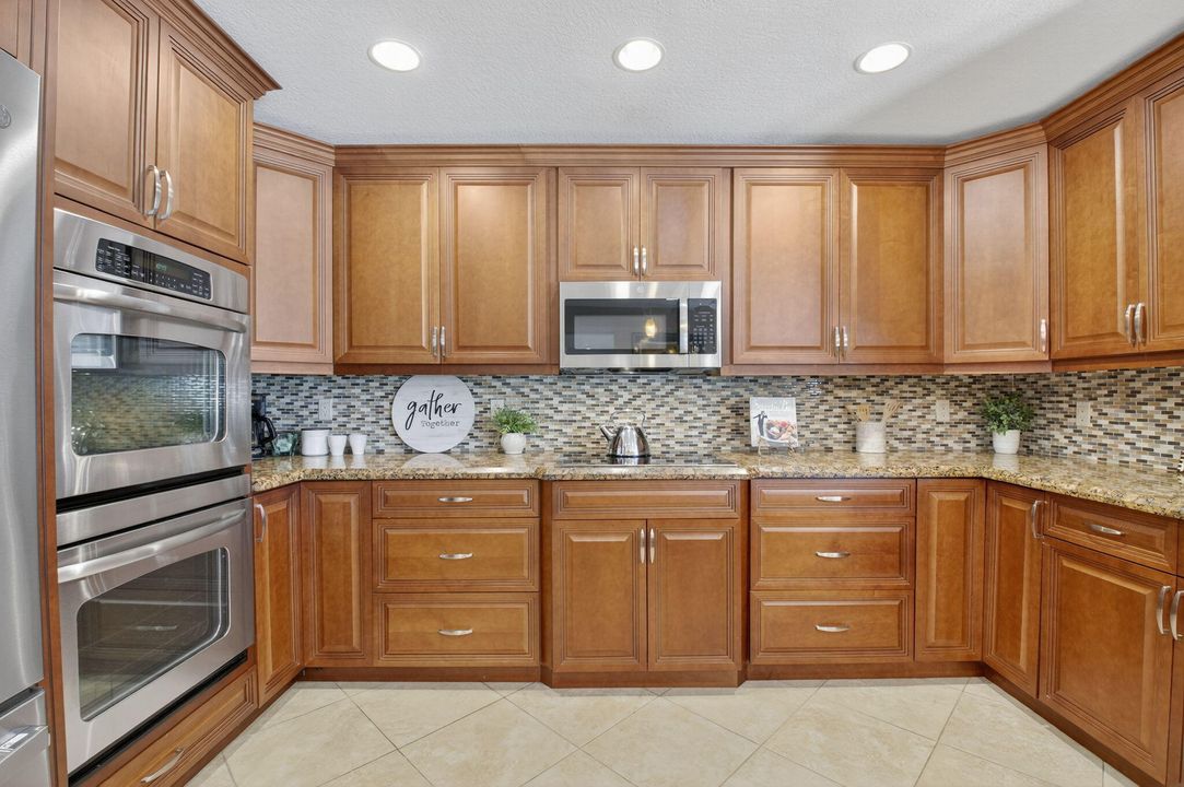 Activo con contrato: $825,000 (4 camas, 3 baños, 2495 Pies cuadrados)