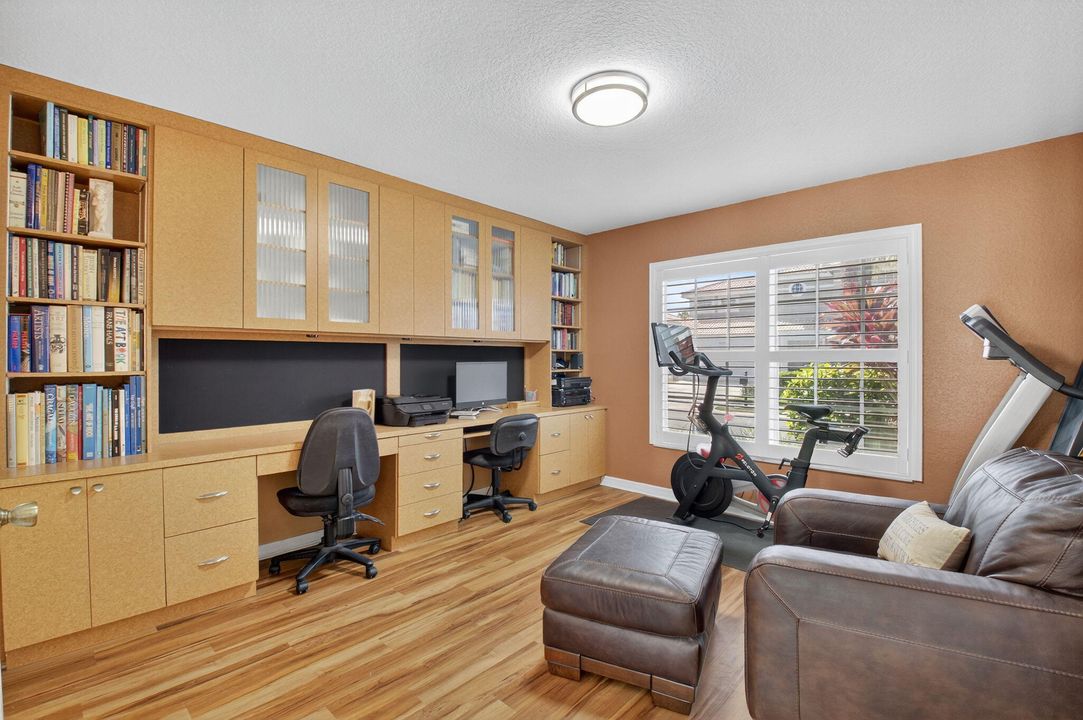 Activo con contrato: $825,000 (4 camas, 3 baños, 2495 Pies cuadrados)