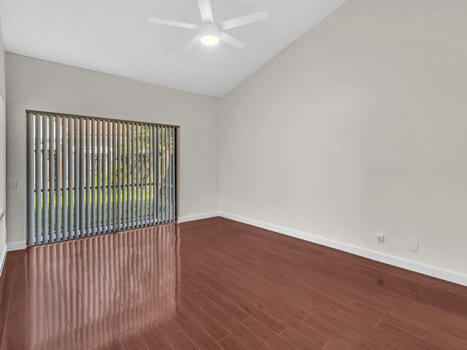 合同活跃: $650,000 (3 贝兹, 2 浴室, 1593 平方英尺)