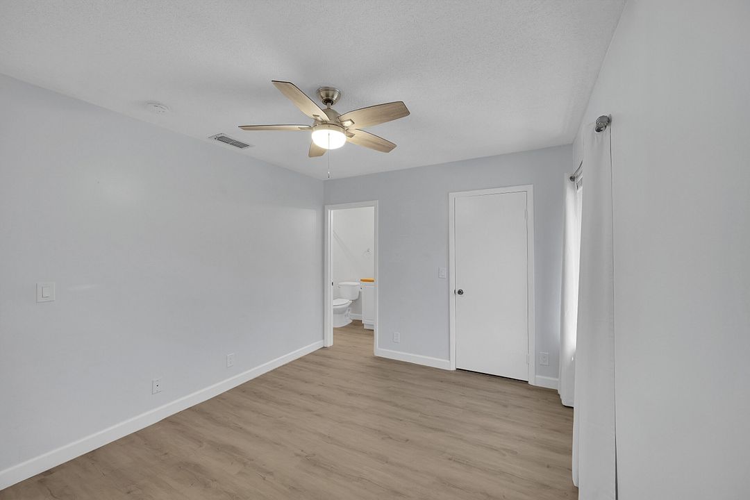 For Sale: $214,900 (2 beds, 2 baths, 1109 Square Feet)