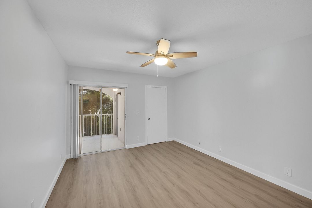 For Sale: $214,900 (2 beds, 2 baths, 1109 Square Feet)