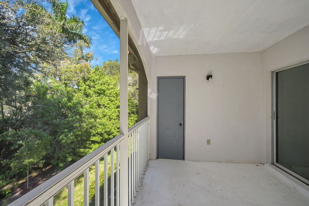 For Sale: $214,900 (2 beds, 2 baths, 1109 Square Feet)