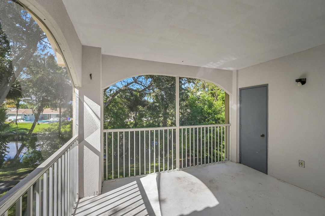 For Sale: $214,900 (2 beds, 2 baths, 1109 Square Feet)