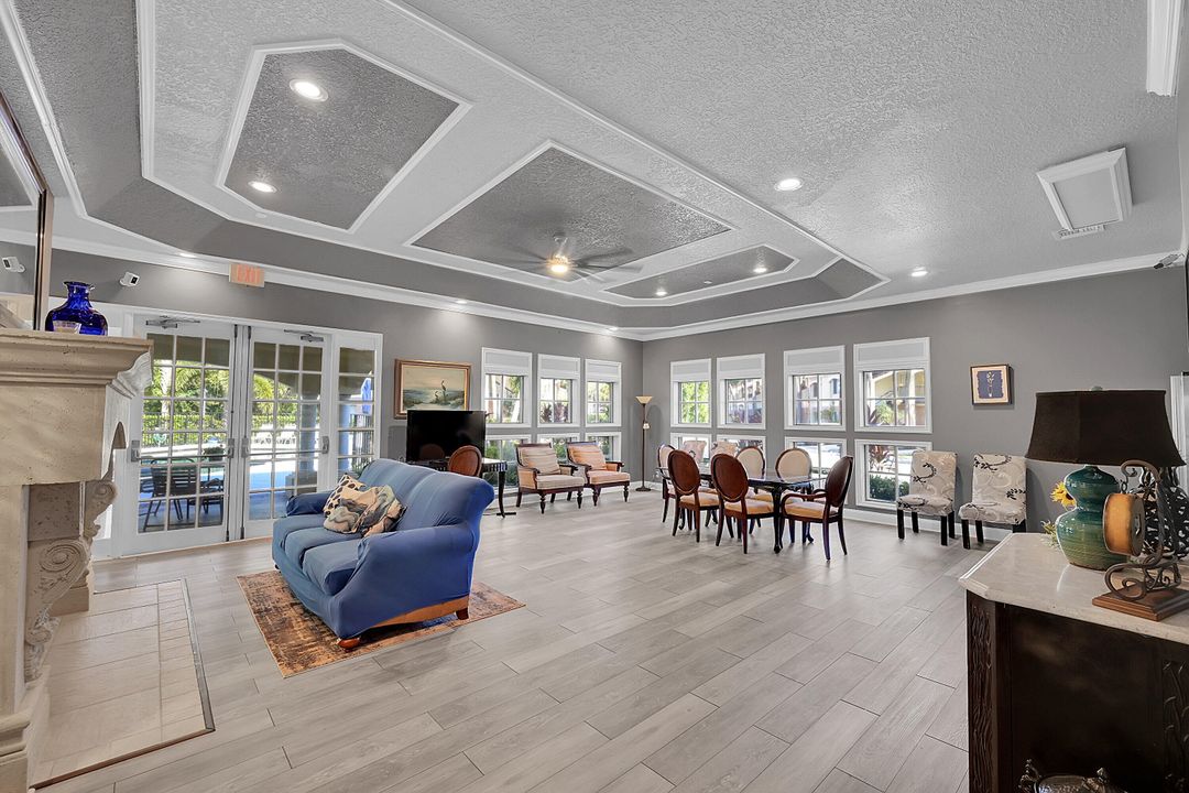 For Sale: $214,900 (2 beds, 2 baths, 1109 Square Feet)