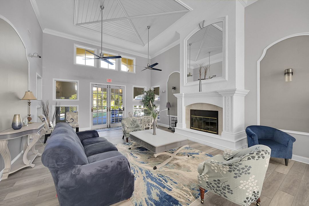 For Sale: $214,900 (2 beds, 2 baths, 1109 Square Feet)