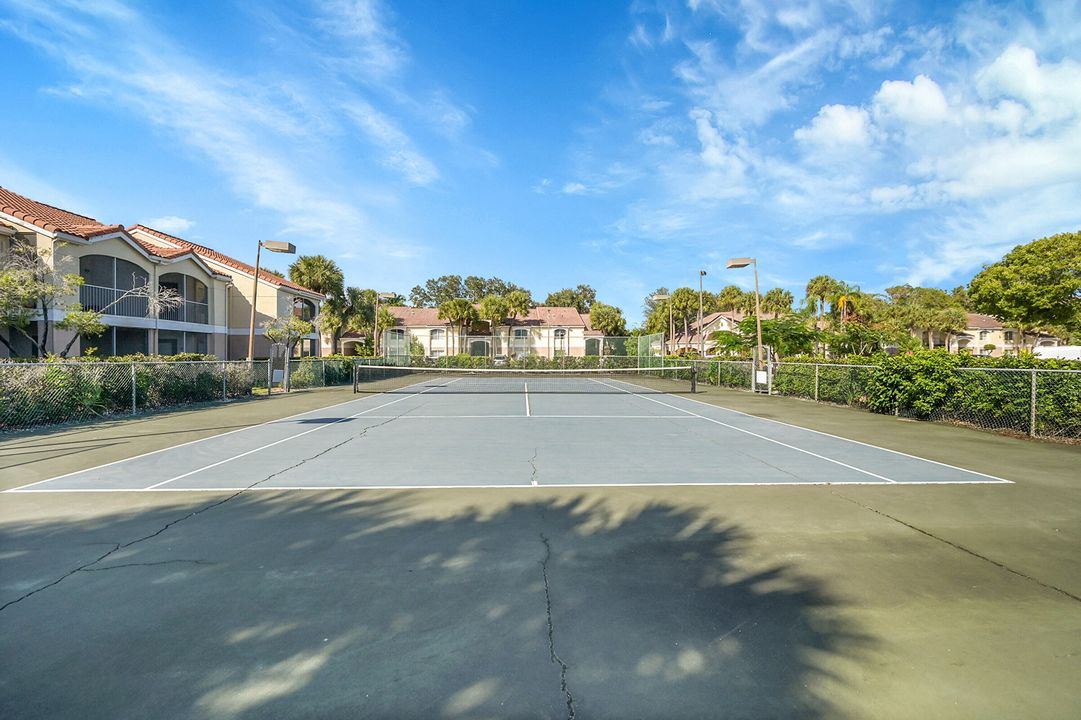 For Sale: $214,900 (2 beds, 2 baths, 1109 Square Feet)