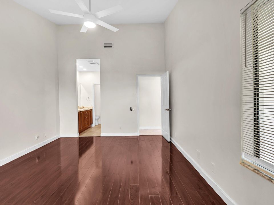 合同活跃: $650,000 (3 贝兹, 2 浴室, 1593 平方英尺)