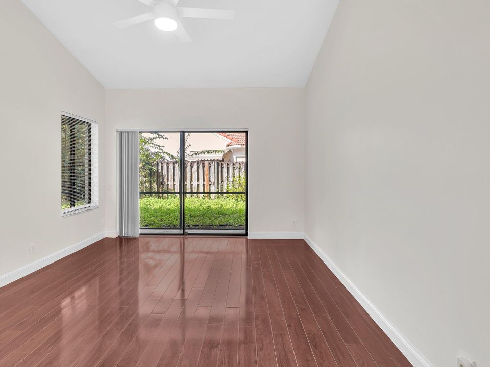 合同活跃: $650,000 (3 贝兹, 2 浴室, 1593 平方英尺)