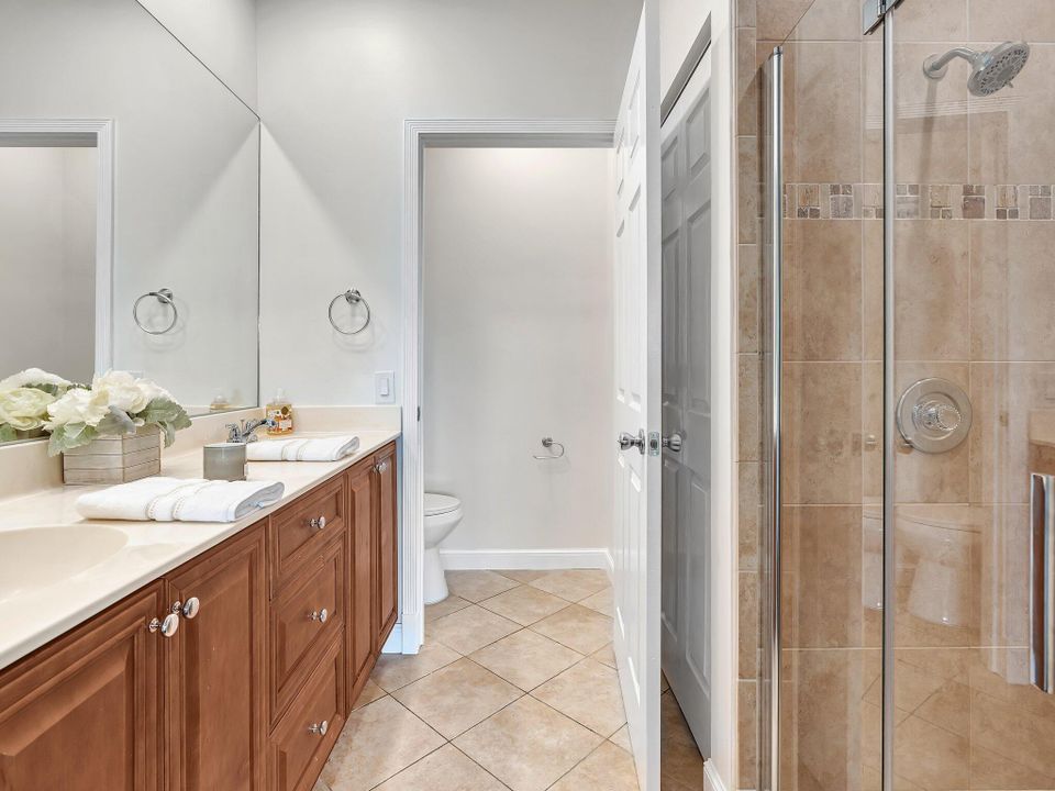 合同活跃: $650,000 (3 贝兹, 2 浴室, 1593 平方英尺)