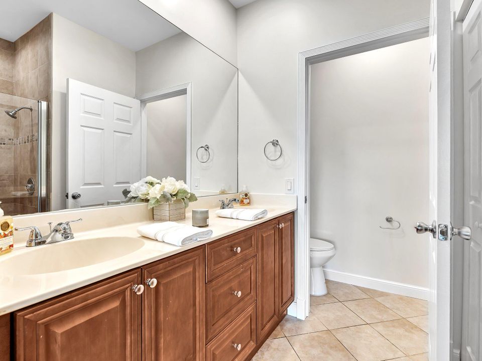 合同活跃: $650,000 (3 贝兹, 2 浴室, 1593 平方英尺)