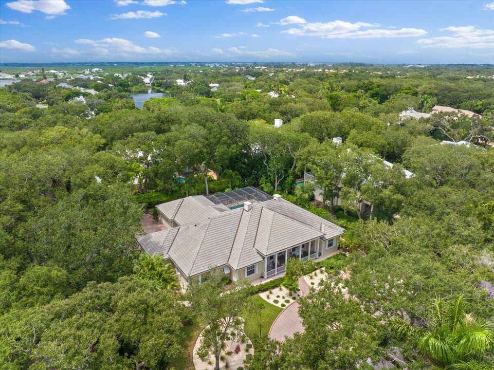 For Sale: $2,150,000 (4 beds, 5 baths, 4036 Square Feet)