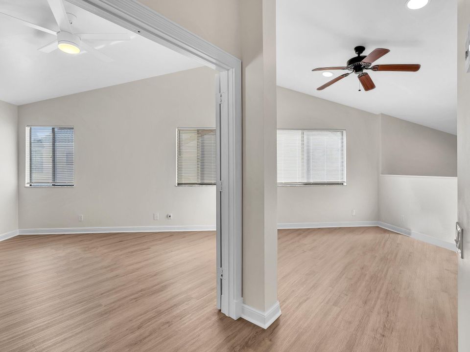 合同活跃: $650,000 (3 贝兹, 2 浴室, 1593 平方英尺)