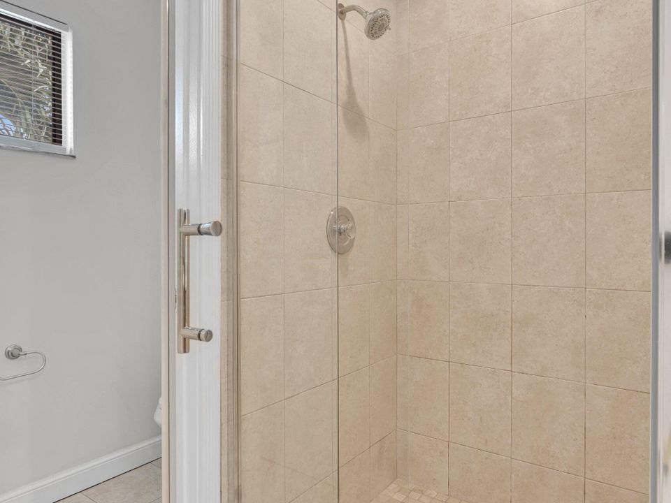 合同活跃: $650,000 (3 贝兹, 2 浴室, 1593 平方英尺)