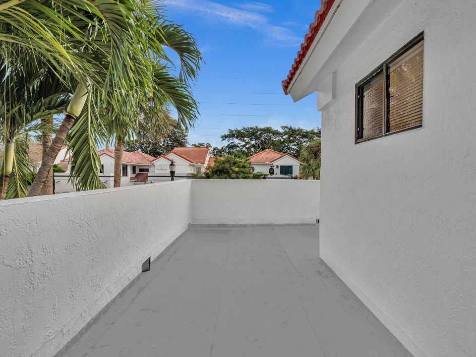 合同活跃: $650,000 (3 贝兹, 2 浴室, 1593 平方英尺)