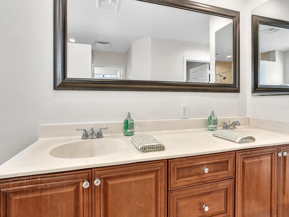 合同活跃: $650,000 (3 贝兹, 2 浴室, 1593 平方英尺)