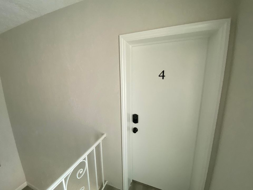 出租: $1,900 (0 贝兹, 1 浴室, 480 平方英尺)