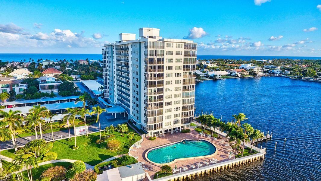 For Sale: $860,000 (2 beds, 2 baths, 1760 Square Feet)