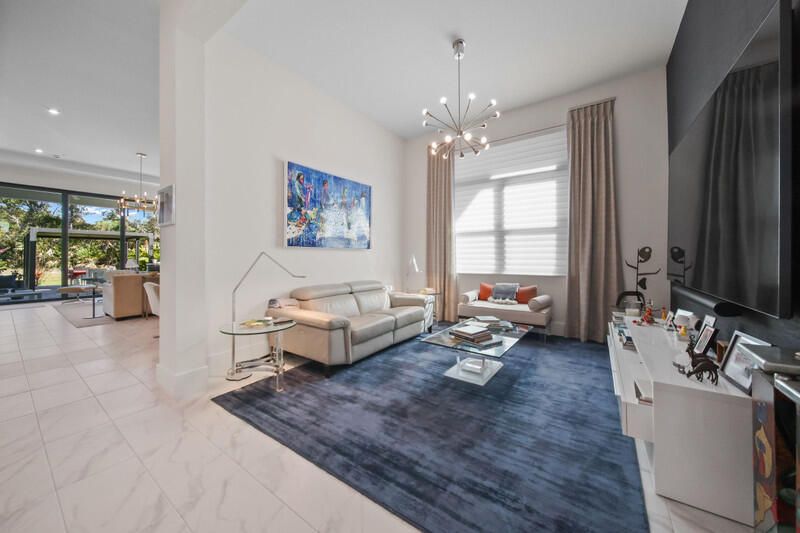 For Sale: $650,000 (3 beds, 3 baths, 2289 Square Feet)