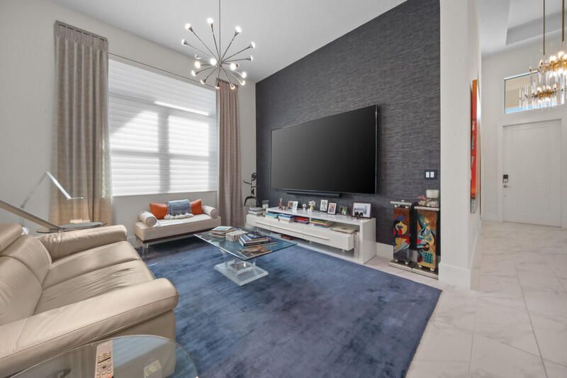 For Sale: $650,000 (3 beds, 3 baths, 2289 Square Feet)