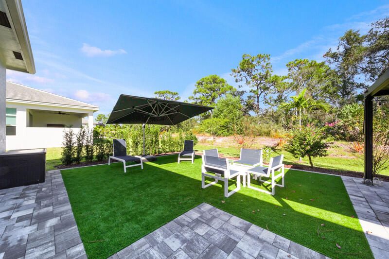 For Sale: $650,000 (3 beds, 3 baths, 2289 Square Feet)