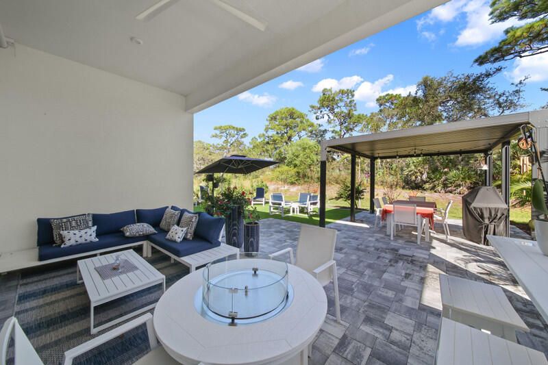 For Sale: $650,000 (3 beds, 3 baths, 2289 Square Feet)