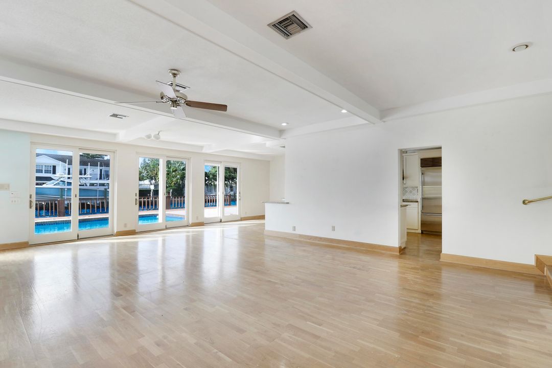 待售: $3,100,000 (4 贝兹, 3 浴室, 3921 平方英尺)