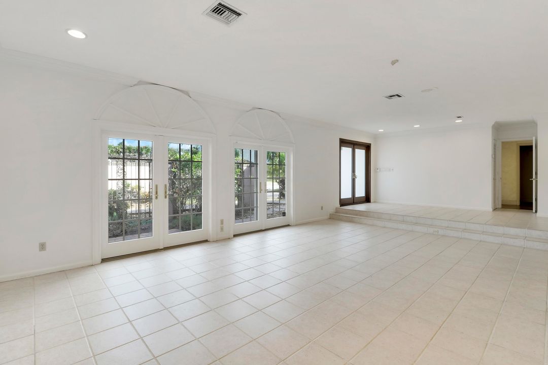 待售: $3,100,000 (4 贝兹, 3 浴室, 3921 平方英尺)