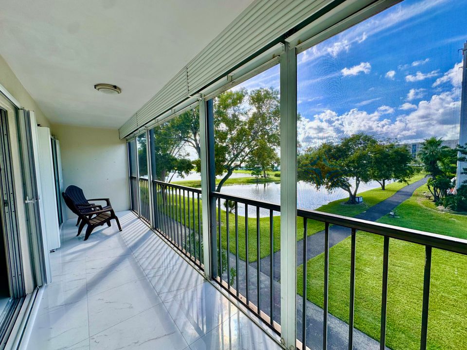 待售: $265,000 (2 贝兹, 2 浴室, 1070 平方英尺)