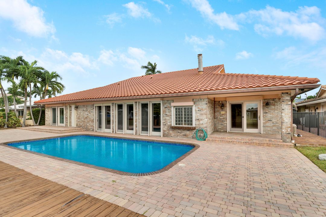 待售: $3,100,000 (4 贝兹, 3 浴室, 3921 平方英尺)