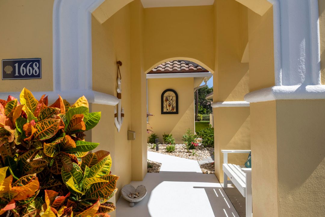 For Sale: $648,500 (3 beds, 2 baths, 1647 Square Feet)