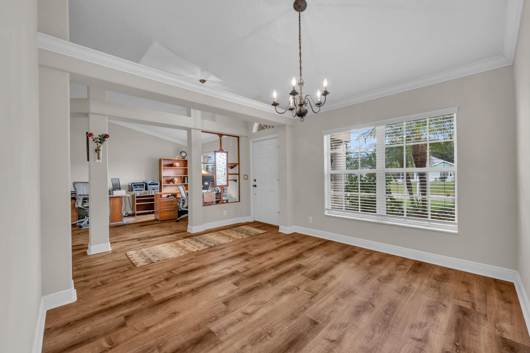 Activo con contrato: $425,000 (3 camas, 2 baños, 2226 Pies cuadrados)