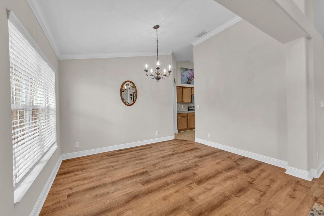 Activo con contrato: $425,000 (3 camas, 2 baños, 2226 Pies cuadrados)